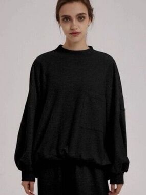 Relaxed Black Crewneck Sweater with Pocket